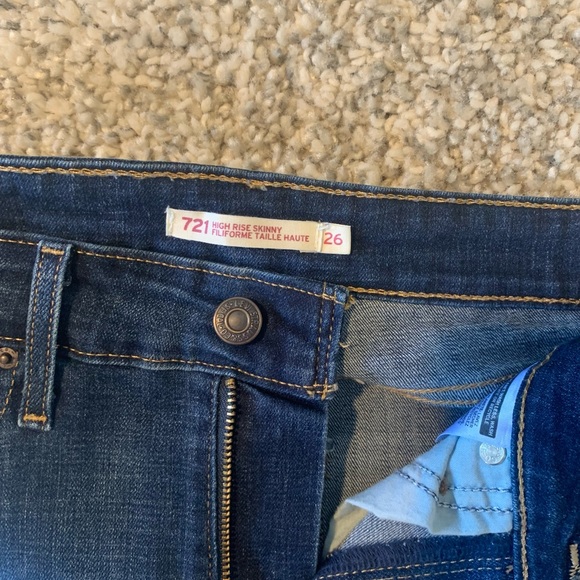 Levi High Rise Skinny Jeans - Picture 5 of 6